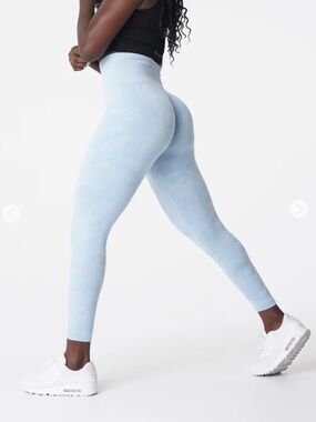 NVGTN Icy Camo Blue Leggings with High Waist and Stretchy Fabric (Seamless)